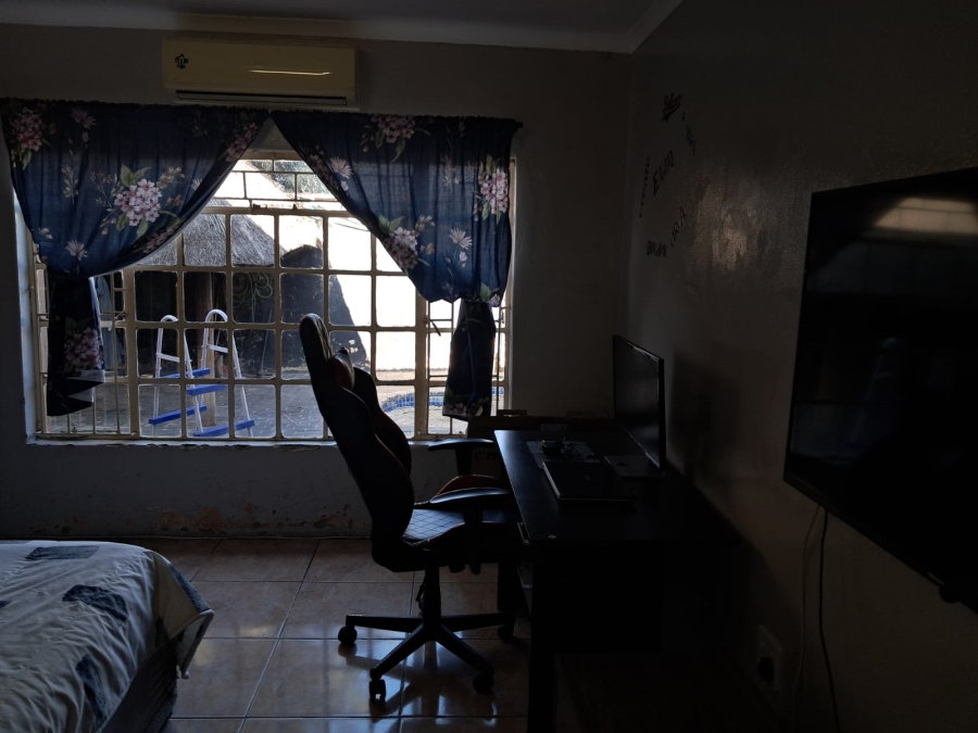 4 Bedroom Property for Sale in Klipkop AH North West